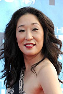 How tall is Sandra Oh?